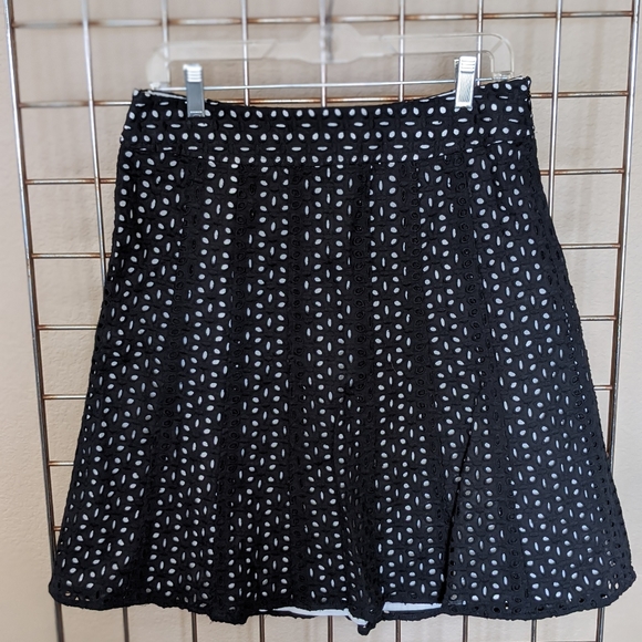 Anne Taylor eyelet skirt.  Size: 6 - Picture 7 of 15